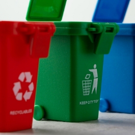 ผลิตภัณฑ์เม็ดพลาสติกรีไซเคิลสำหรับผลิตภัณฑ์จากกระบวนการหมุนเหวี่ยง